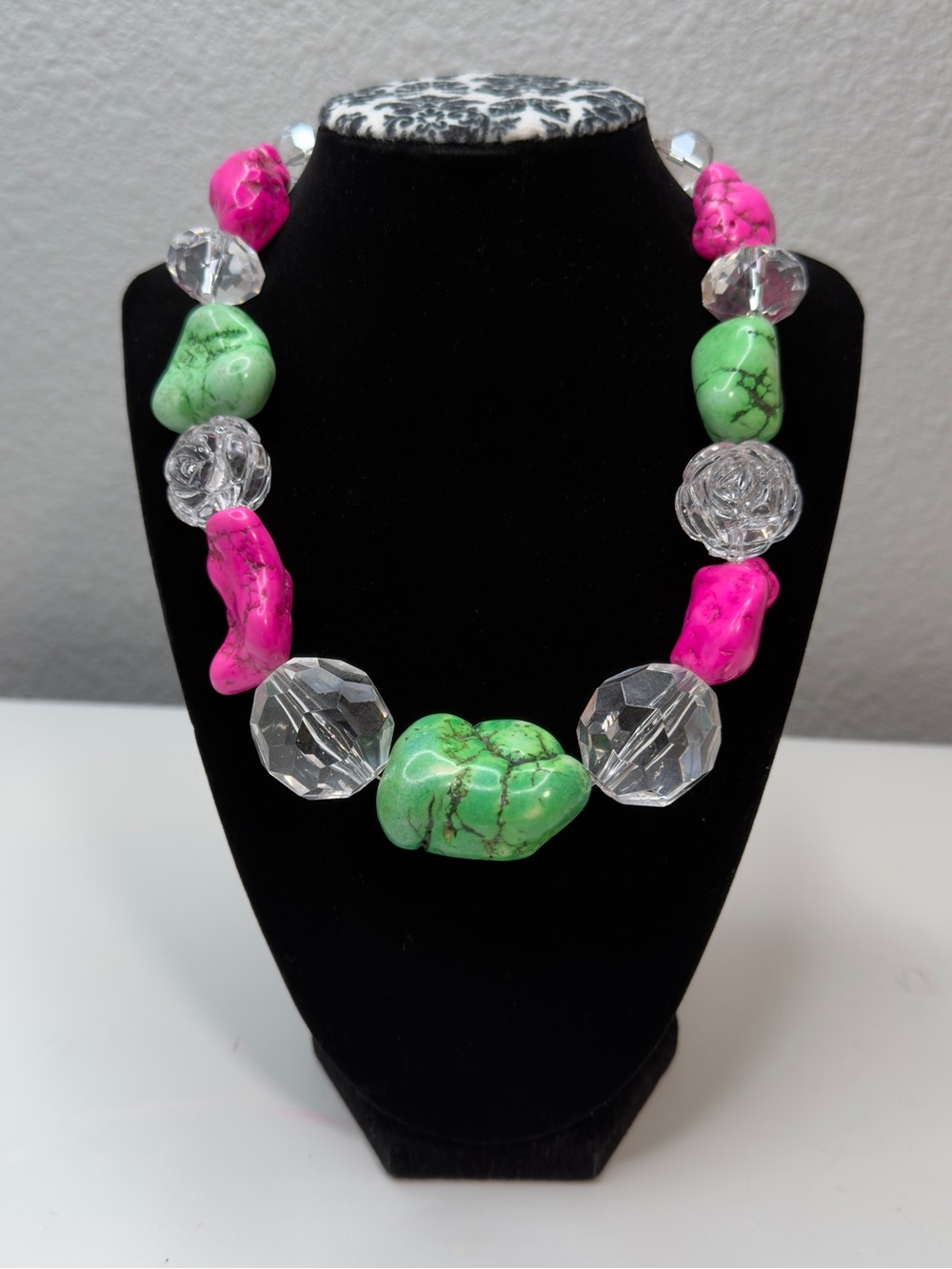 Vtg Chunky Statement Necklace Pink Green Howlite Stone Clear Acrylic Glass Beads